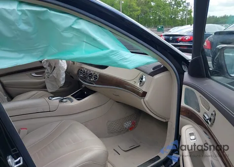 2015 Mercedes-Benz S 550 4Matic z USA, uszkodzony, nr VIN WDDUG8FB8FA087742